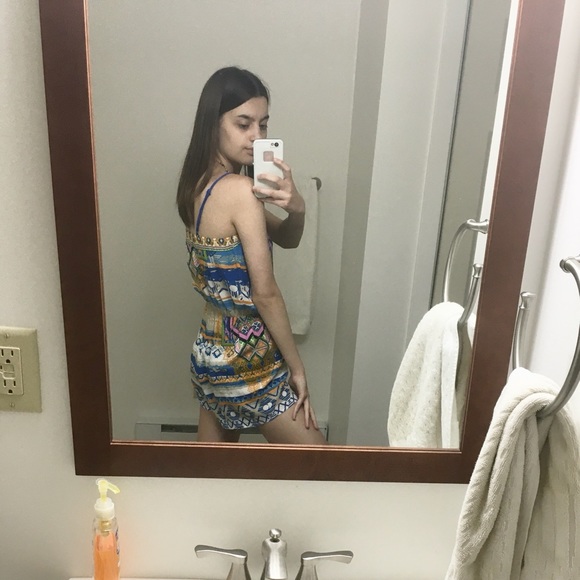 multicolored pattern romper - Picture 2 of 3